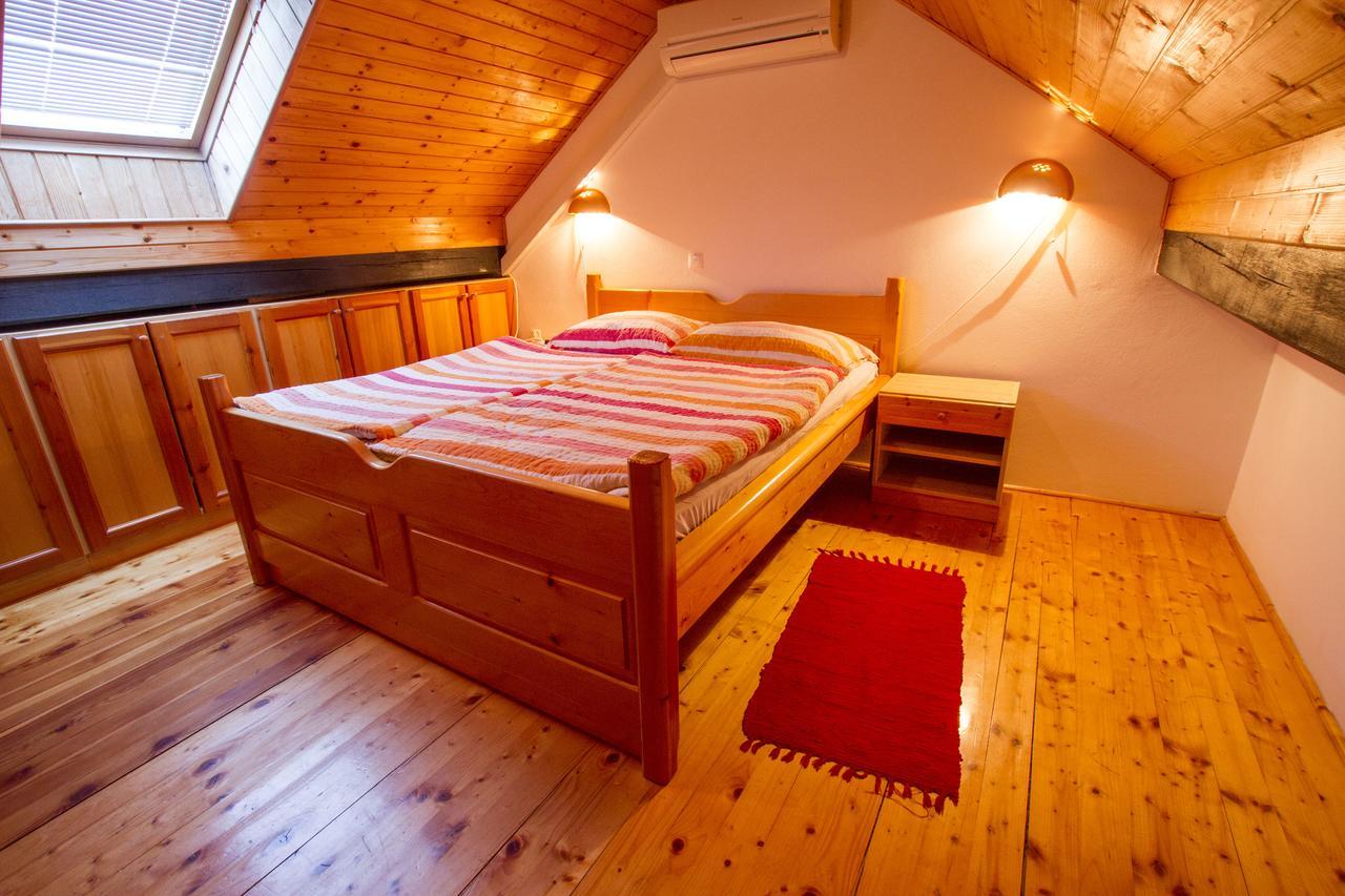 Villa Tourist Farm Pri Martinovih Krška Vas Esterno foto